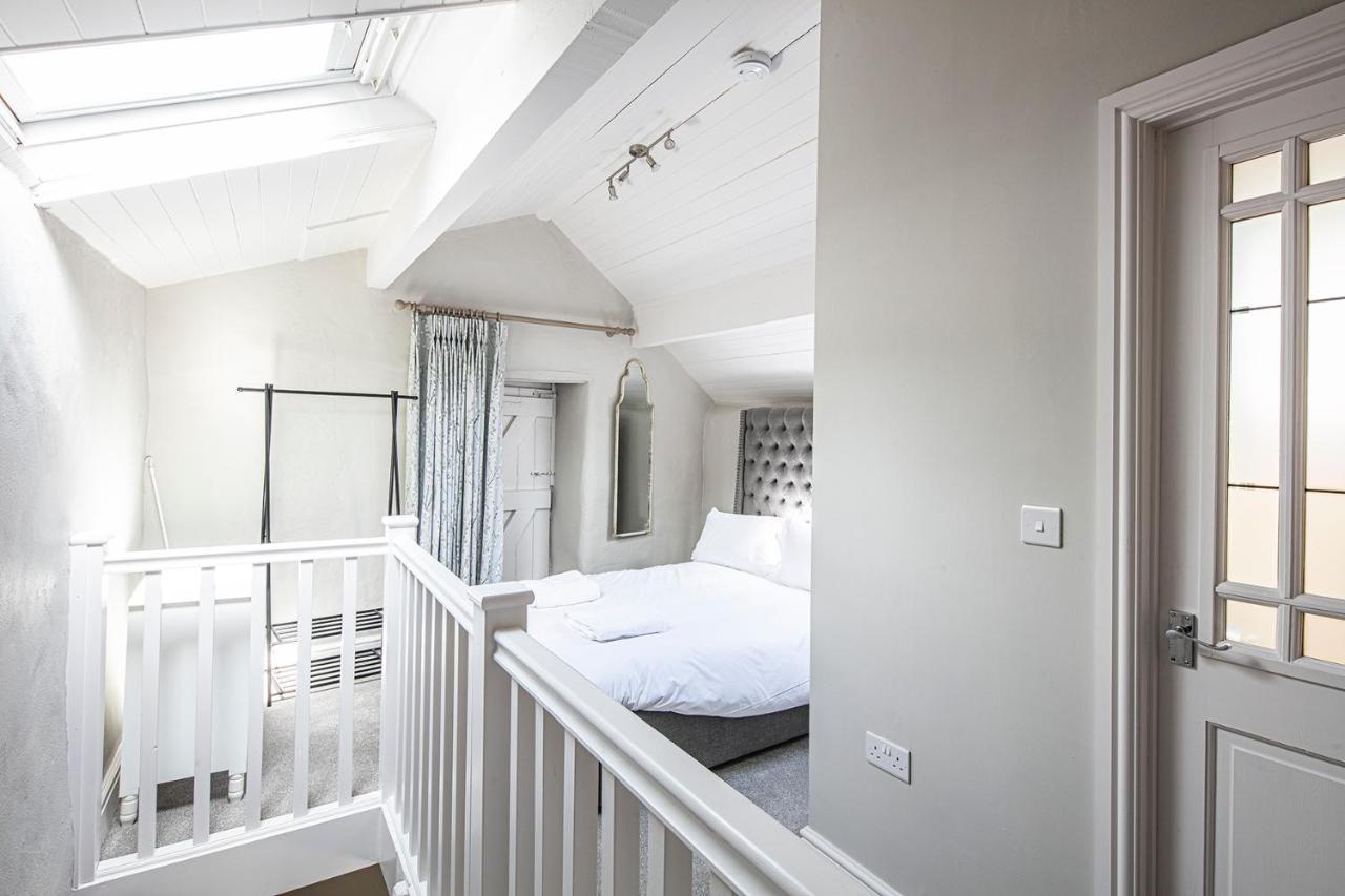 The Artists Loft - A Superb Cottage Sensitively Converted From A Grade II Listed 17Th Century Building Bakewell Luaran gambar