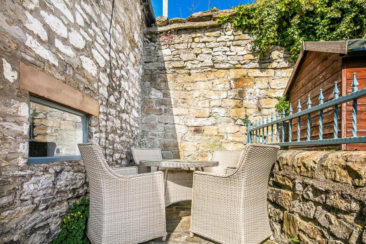 The Artists Loft - A Superb Cottage Sensitively Converted From A Grade II Listed 17Th Century Building Bakewell Luaran gambar