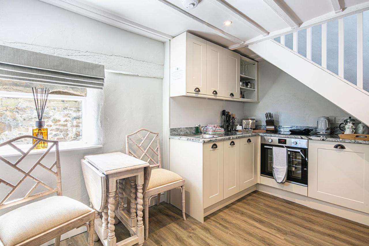 The Artists Loft - A Superb Cottage Sensitively Converted From A Grade II Listed 17Th Century Building Bakewell Luaran gambar