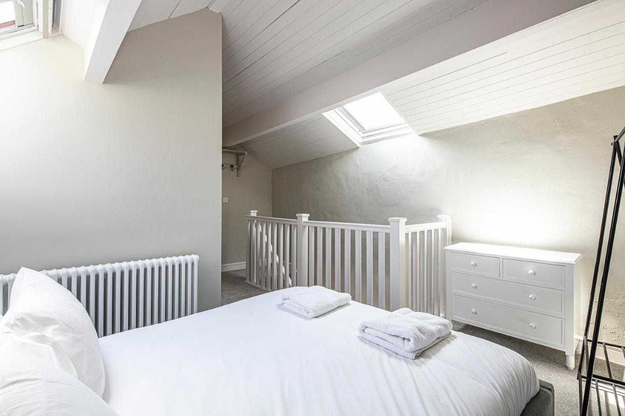 The Artists Loft - A Superb Cottage Sensitively Converted From A Grade II Listed 17Th Century Building Bakewell Luaran gambar