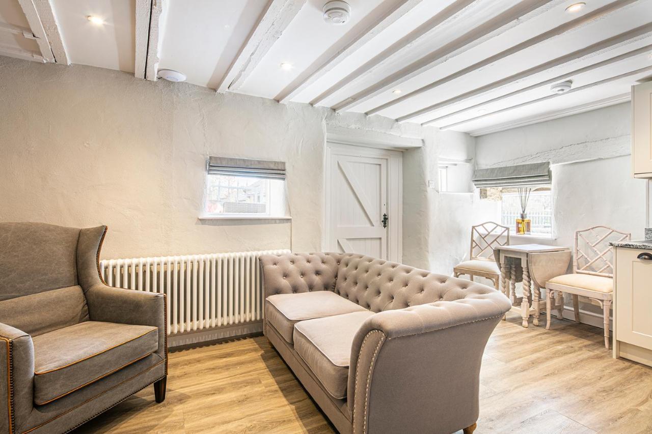 The Artists Loft - A Superb Cottage Sensitively Converted From A Grade II Listed 17Th Century Building Bakewell Luaran gambar