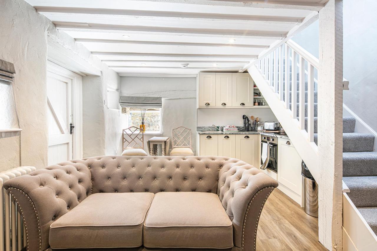 The Artists Loft - A Superb Cottage Sensitively Converted From A Grade II Listed 17Th Century Building Bakewell Luaran gambar